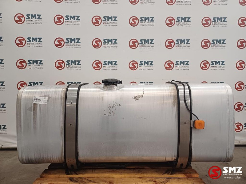 MAN Occ brandstoftank met steunen 600L MAN - Tanque de combustível para Camião: foto 1 MAN Occ brandstoftank met steunen 600L MAN - Tanque de combustível para Camião: foto 1