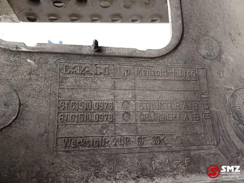 MAN Occ onderrijbeveiliging + cabineopstap L/R MAN - Para-choque para Camião: foto 5 MAN Occ onderrijbeveiliging + cabineopstap L/R MAN - Para-choque para Camião: foto 5