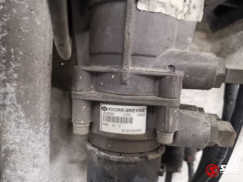 MAN Occ pedaalplaat met pedalen MAN TGX 18.440 - Pedal para Camião: foto 3 MAN Occ pedaalplaat met pedalen MAN TGX 18.440 - Pedal para Camião: foto 3