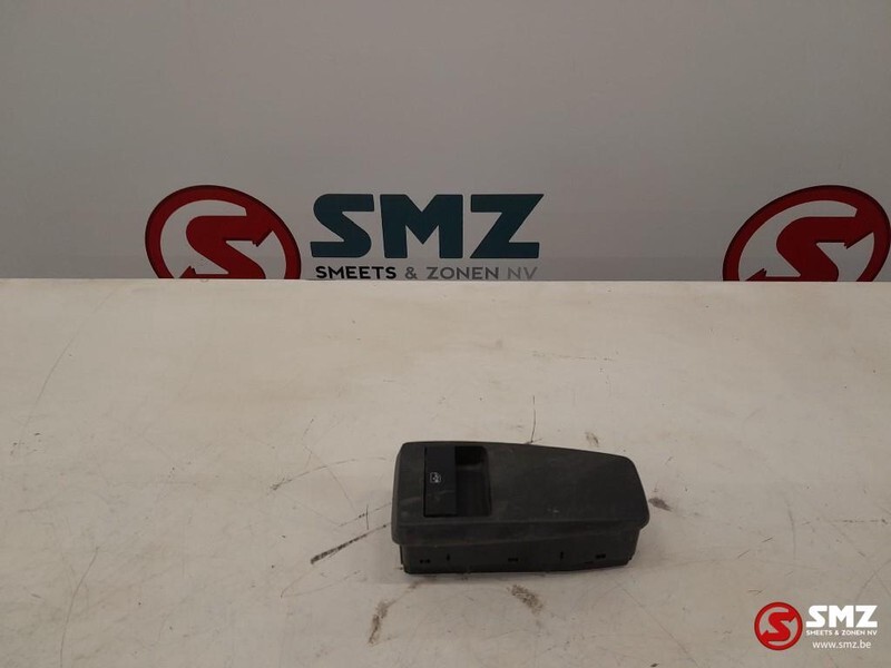 MAN Occ vensterschakelaar MAN TGS 81258067095 - Cabine e interior para Camião: foto 2 MAN Occ vensterschakelaar MAN TGS 81258067095 - Cabine e interior para Camião: foto 2