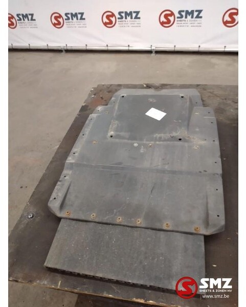 MAN Occ voorste links/rechts spatbord MAN TGX 81612100 - Estrutura/ Châssis para Camião: foto 1 MAN Occ voorste links/rechts spatbord MAN TGX 81612100 - Estrutura/ Châssis para Camião: foto 1