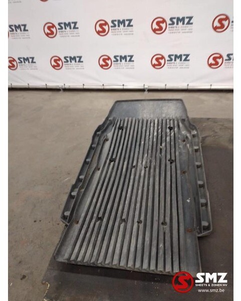 MAN Occ voorste links/rechts spatbord MAN TGX 81612100 - Estrutura/ Châssis para Camião: foto 2 MAN Occ voorste links/rechts spatbord MAN TGX 81612100 - Estrutura/ Châssis para Camião: foto 2