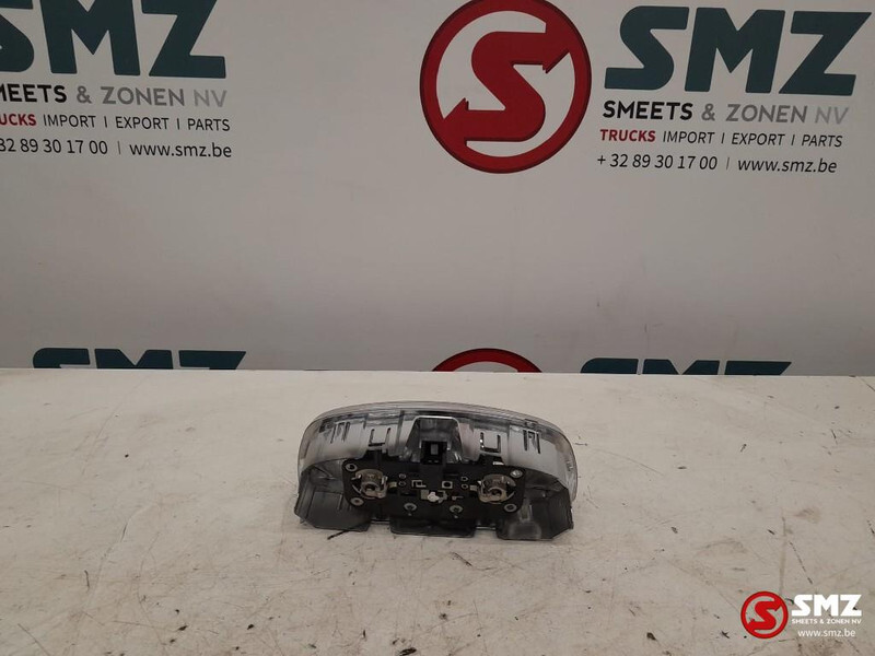 Mercedes-Benz Occ binnenverlichting dak rechts Mercedes - Iluminação para Camião: foto 2 Mercedes-Benz Occ binnenverlichting dak rechts Mercedes - Iluminação para Camião: foto 2