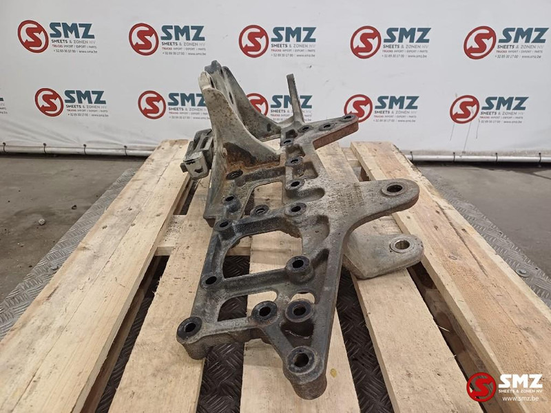 Mercedes-Benz Occ bladveerbeugel rechts Mercedes - Estrutura/ Châssis para Camião: foto 3 Mercedes-Benz Occ bladveerbeugel rechts Mercedes - Estrutura/ Châssis para Camião: foto 3