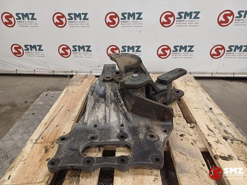 Mercedes-Benz Occ bladveerbeugel vooras rechts Mercedes - Estrutura/ Châssis para Camião: foto 2 Mercedes-Benz Occ bladveerbeugel vooras rechts Mercedes - Estrutura/ Châssis para Camião: foto 2