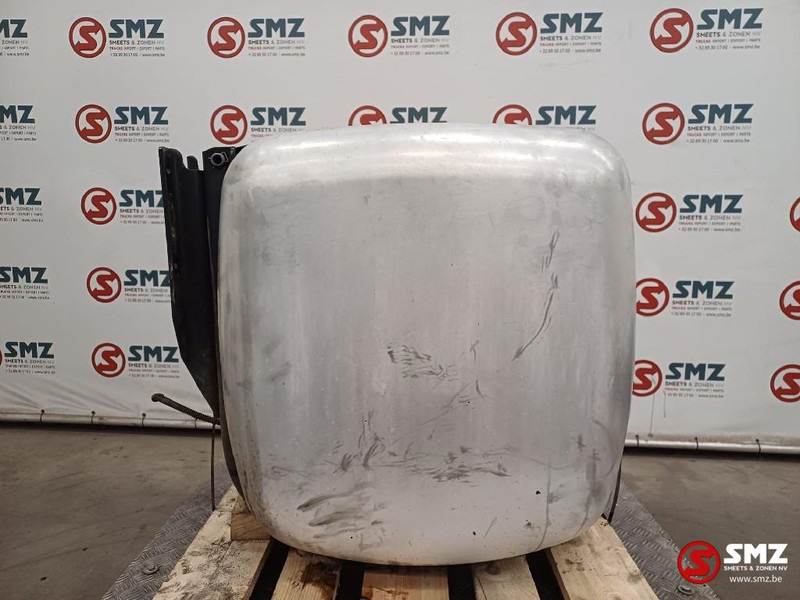 Mercedes-Benz Occ brandstoftank 300L + AdBluetank 25L Mercedes - Tanque de combustível para Camião: foto 4 Mercedes-Benz Occ brandstoftank 300L + AdBluetank 25L Mercedes - Tanque de combustível para Camião: foto 4