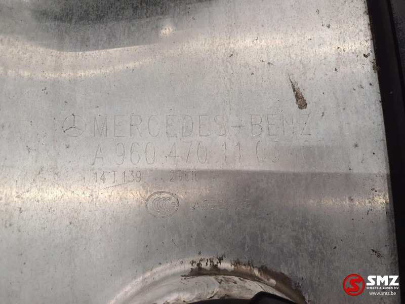 Mercedes-Benz Occ brandstoftank + brandstofniveausensor 290L Mer - Tanque de combustível para Camião: foto 4 Mercedes-Benz Occ brandstoftank + brandstofniveausensor 290L Mer - Tanque de combustível para Camião: foto 4