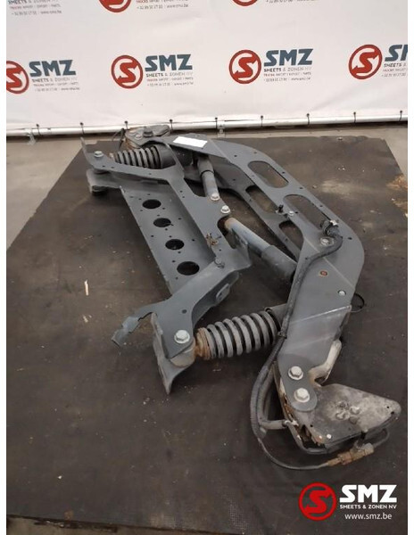 Mercedes-Benz Occ cabineophanging met slot Mercedes - Suspensão da cabina para Camião: foto 1 Mercedes-Benz Occ cabineophanging met slot Mercedes - Suspensão da cabina para Camião: foto 1