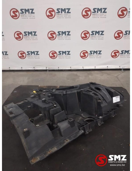 Mercedes-Benz Occ koplampdrager rechts Mercedes - Farol dianteira para Camião: foto 2 Mercedes-Benz Occ koplampdrager rechts Mercedes - Farol dianteira para Camião: foto 2