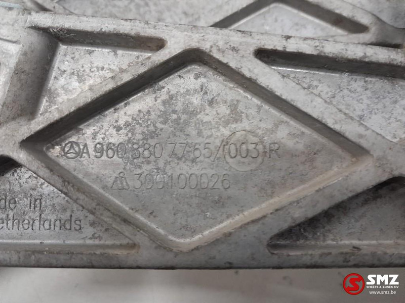 Mercedes-Benz Occ set koplampsteunen L/R Mercedes - Farol dianteira para Camião: foto 3 Mercedes-Benz Occ set koplampsteunen L/R Mercedes - Farol dianteira para Camião: foto 3