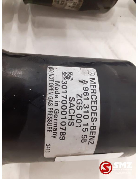 Mercedes-Benz Occ set schokdempers cabinevering Mercedes - Suspensão da cabina para Camião: foto 3 Mercedes-Benz Occ set schokdempers cabinevering Mercedes - Suspensão da cabina para Camião: foto 3