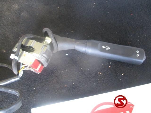 Mercedes-Benz Occ stuurschakelaar 620 540 00 45 mercedes sk - Comutador de coluna de direção para Camião: foto 2 Mercedes-Benz Occ stuurschakelaar 620 540 00 45 mercedes sk - Comutador de coluna de direção para Camião: foto 2
