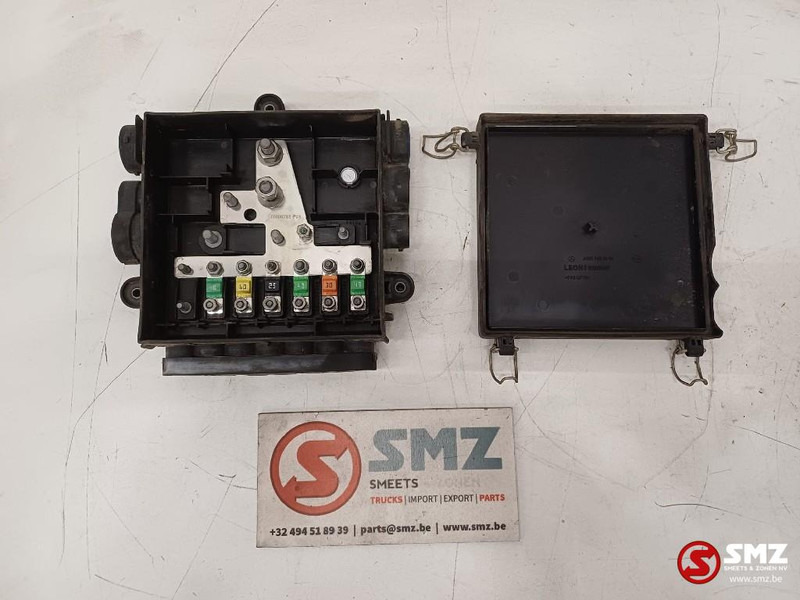 Mercedes-Benz Occ zekeringskast Mercedes - Sistema elétrico para Camião: foto 1 Mercedes-Benz Occ zekeringskast Mercedes - Sistema elétrico para Camião: foto 1