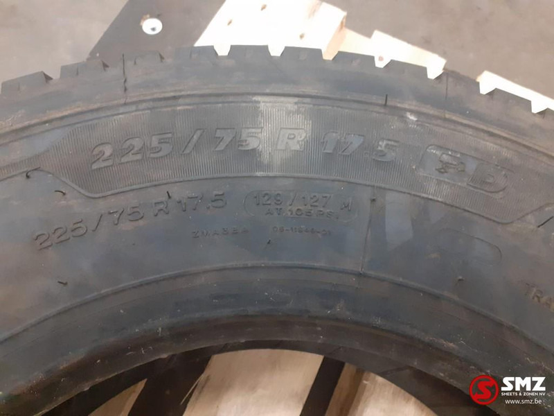 Michelin Occ vrachtwagenband Michelin 225/75R17.5 - Pneu para Camião: foto 3 Michelin Occ vrachtwagenband Michelin 225/75R17.5 - Pneu para Camião: foto 3