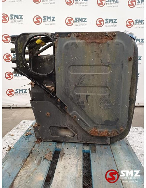 Renault Occ AdBluetank 60L Renault - Sistema de combustível para Camião: foto 3 Renault Occ AdBluetank 60L Renault - Sistema de combustível para Camião: foto 3