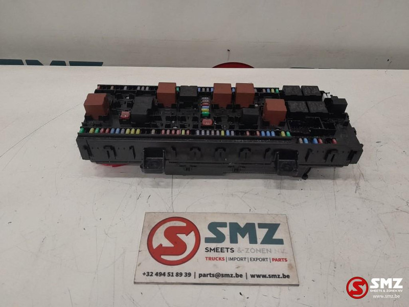 Renault Occ ECU VMCU2 regeleenheid Renault - Centralina electrónica para Camião: foto 1 Renault Occ ECU VMCU2 regeleenheid Renault - Centralina electrónica para Camião: foto 1