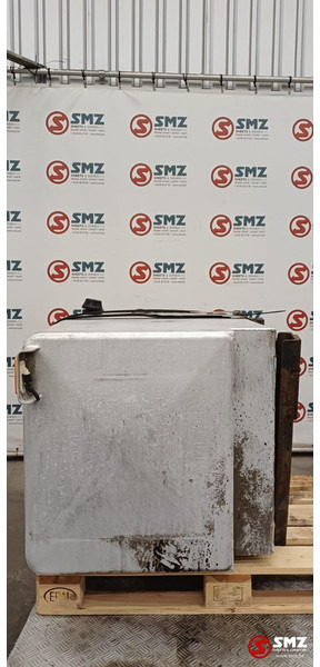 Renault Occ hydraulische tank 250L + materiaalkast Renault - Tanque hidráulico para Camião: foto 4 Renault Occ hydraulische tank 250L + materiaalkast Renault - Tanque hidráulico para Camião: foto 4