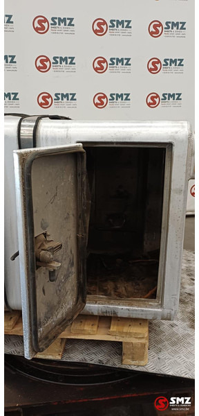 Renault Occ hydraulische tank 250L + materiaalkast Renault - Tanque hidráulico para Camião: foto 5 Renault Occ hydraulische tank 250L + materiaalkast Renault - Tanque hidráulico para Camião: foto 5