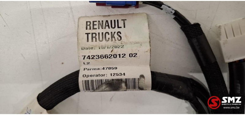 Renault Occ kabelboom tollcollect Renault - Cables/ Wire harness para Camião: foto 3 Renault Occ kabelboom tollcollect Renault - Cables/ Wire harness para Camião: foto 3