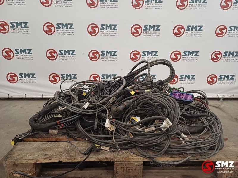 Scania Occ lot kabelbomen Scania - Cables/ Wire harness para Camião: foto 1 Scania Occ lot kabelbomen Scania - Cables/ Wire harness para Camião: foto 1