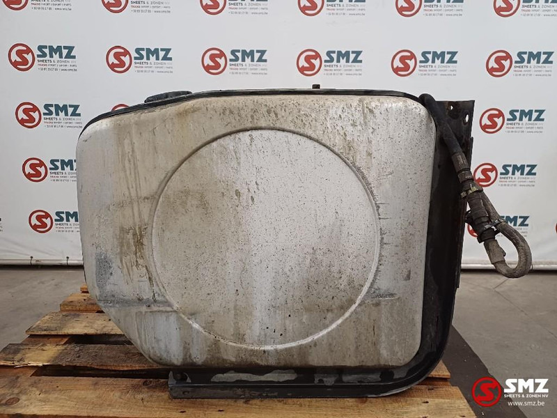 Volvo Occ brandstoftank 300L met steunen Volvo - Tanque de combustível para Camião: foto 3 Volvo Occ brandstoftank 300L met steunen Volvo - Tanque de combustível para Camião: foto 3