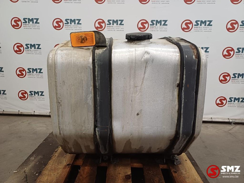 Volvo Occ brandstoftank 300L met steunen Volvo - Tanque de combustível para Camião: foto 1 Volvo Occ brandstoftank 300L met steunen Volvo - Tanque de combustível para Camião: foto 1
