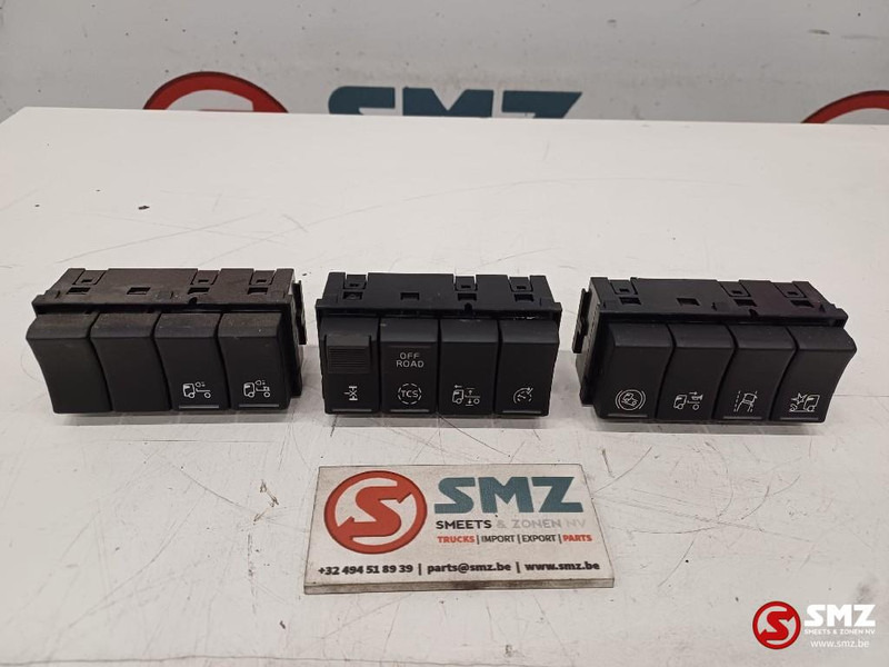 Volvo Occ set van 3 dashbordpanelen Volvo - Sistema elétrico para Camião: foto 1 Volvo Occ set van 3 dashbordpanelen Volvo - Sistema elétrico para Camião: foto 1