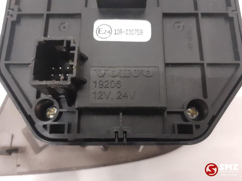 Volvo Occ verlichtingsregeleenheid Volvo - Sistema elétrico para Camião: foto 3 Volvo Occ verlichtingsregeleenheid Volvo - Sistema elétrico para Camião: foto 3