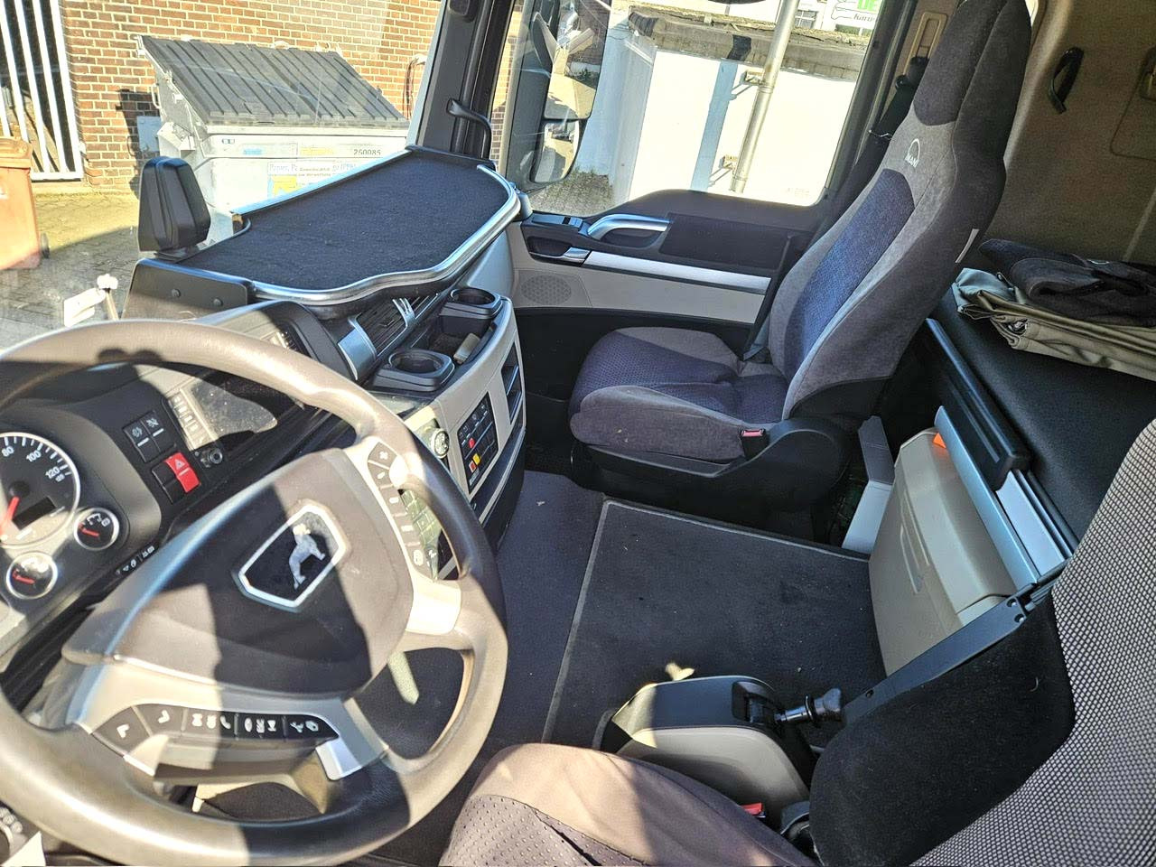 Camião cisterna MAN Tank gas truck cryogenic used for oxygen, nitrogen, argon, LIN, LOX, LAR: foto 8