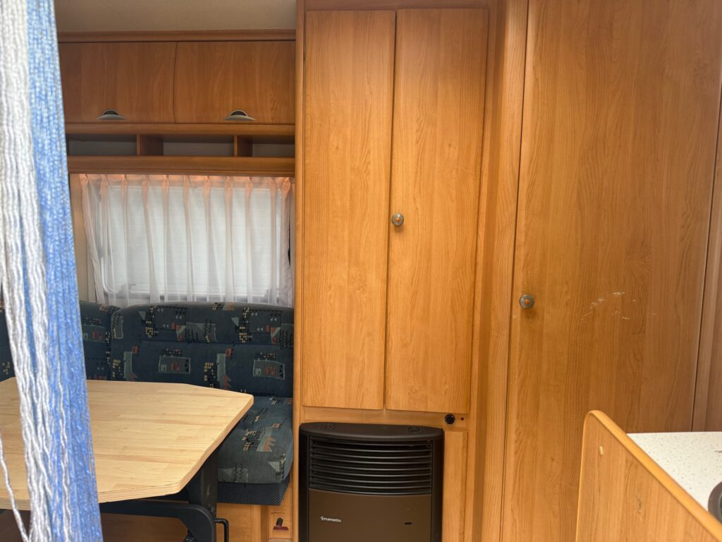 Hobby 450 UF Excellent Easy 2003 - Caravana: foto 5 Hobby 450 UF Excellent Easy 2003 - Caravana: foto 5
