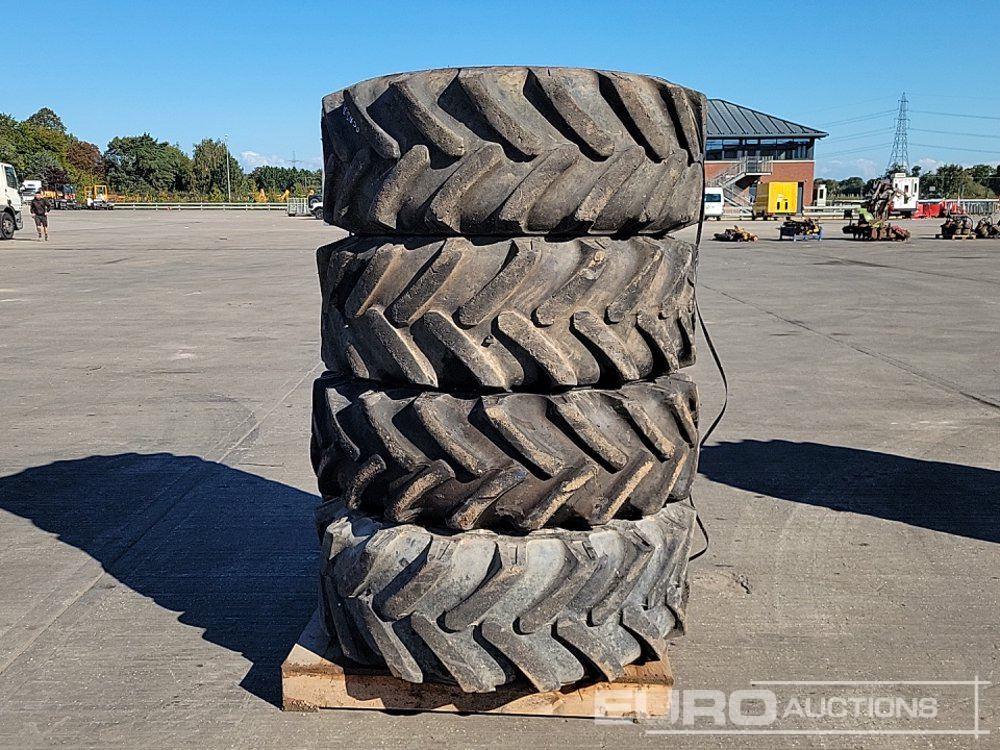 15.5/80-24 Tyre (4 of) - Pneu: foto 1 15.5/80-24 Tyre (4 of) - Pneu: foto 1