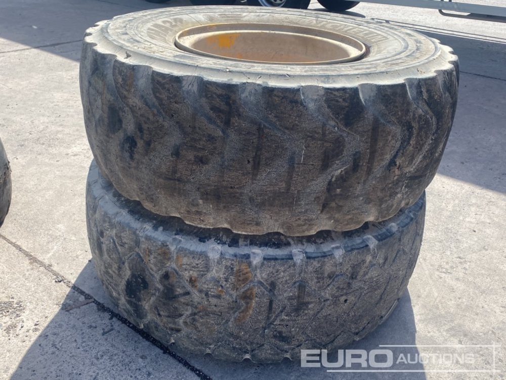 20.5R25 Tyre & Rim (2 of) - Pneu: foto 2 20.5R25 Tyre & Rim (2 of) - Pneu: foto 2