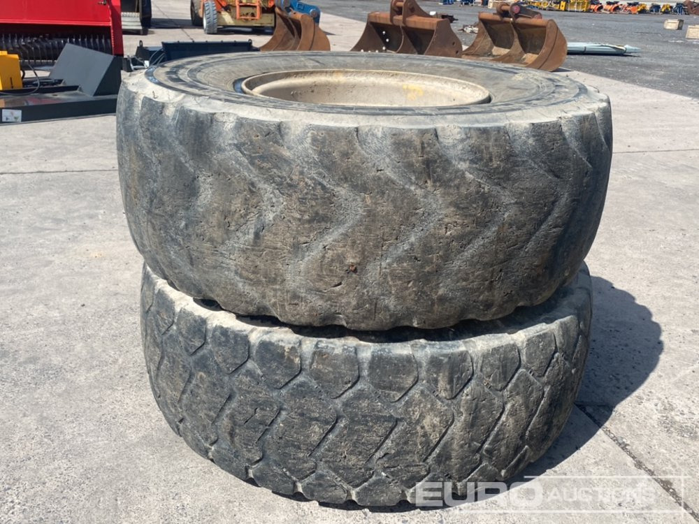 20.5R25 Tyre & Rim (2 of) - Pneu: foto 1 20.5R25 Tyre & Rim (2 of) - Pneu: foto 1