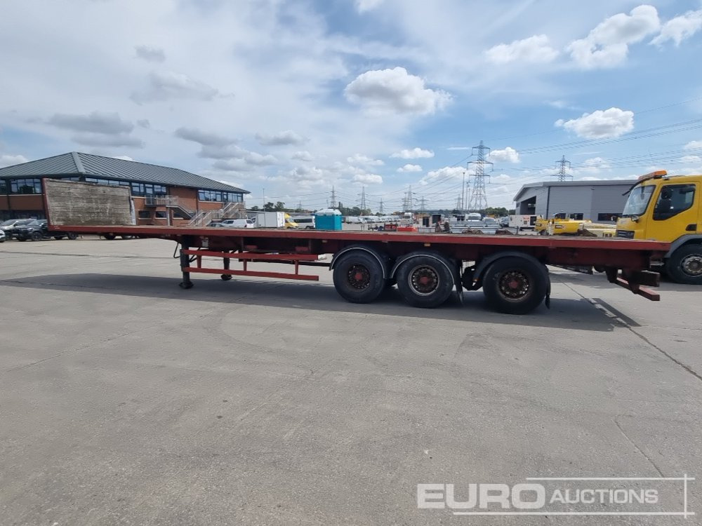 2001 M & G Trailers Tri Axle Flatbed Trailer, Rear Lift Axle, Twist Locks - Semi-reboque plataforma/ Caixa aberta: foto 2 2001 M & G Trailers Tri Axle Flatbed Trailer, Rear Lift Axle, Twist Locks - Semi-reboque plataforma/ Caixa aberta: foto 2