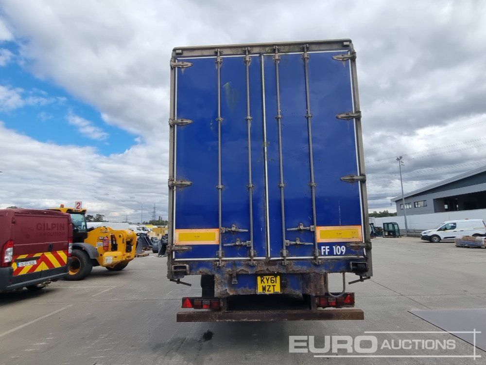 2004 SDC Trailer Tri Axle Curtainsider Trailer - Semi-reboque de lona: foto 4 2004 SDC Trailer Tri Axle Curtainsider Trailer - Semi-reboque de lona: foto 4
