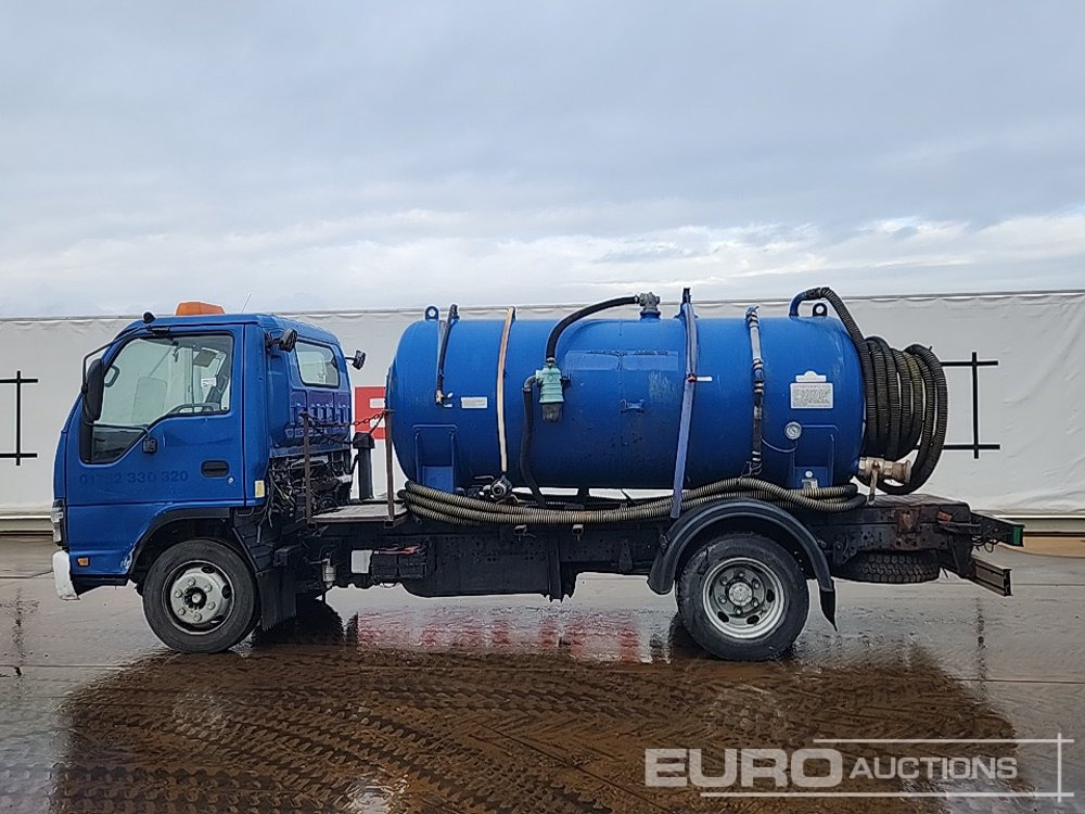 2007 Isuzu NQR - Camião cisterna: foto 2 2007 Isuzu NQR - Camião cisterna: foto 2