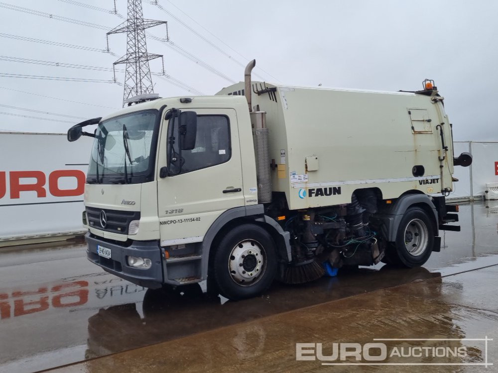 2009 Mercedes Atego 1318 - Varredora urbana: foto 1 2009 Mercedes Atego 1318 - Varredora urbana: foto 1
