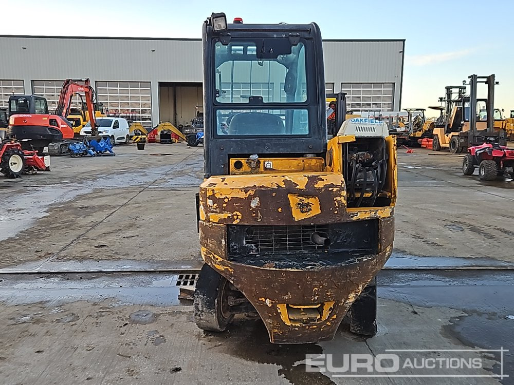 2010 JCB TLT30 - Empilhador telescópico: foto 4 2010 JCB TLT30 - Empilhador telescópico: foto 4