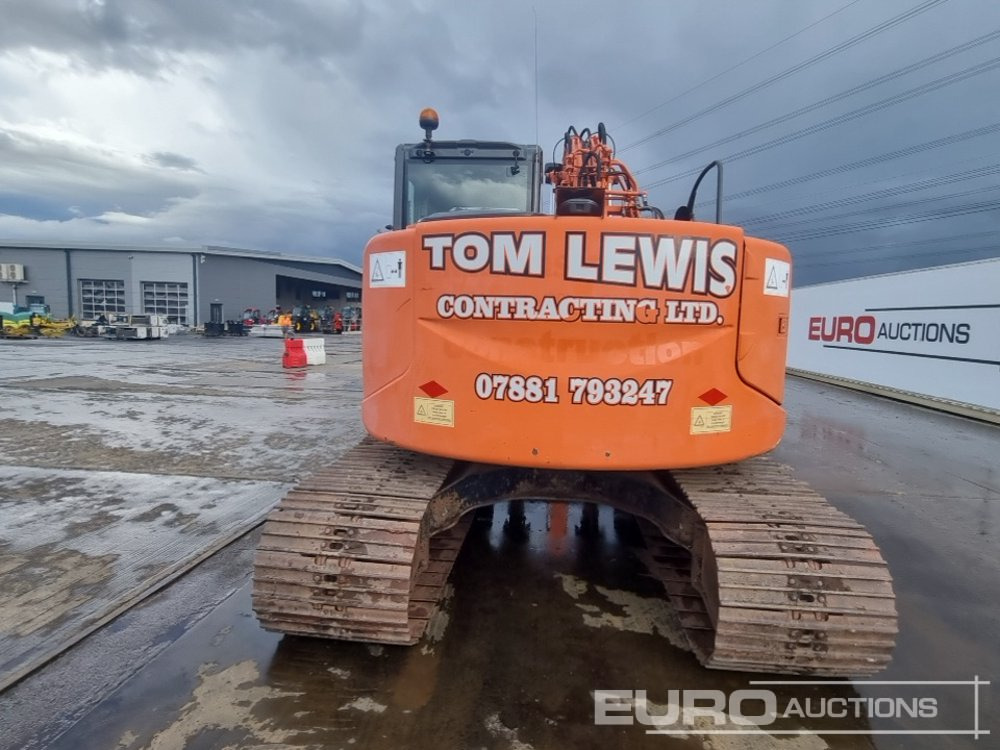 2011 Hitachi ZX135U5-3 - Escavadora de rastos: foto 4 2011 Hitachi ZX135U5-3 - Escavadora de rastos: foto 4