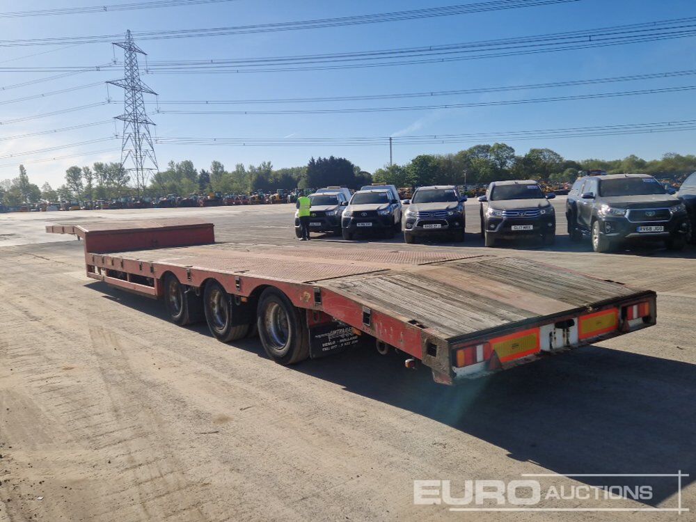 2011 Lin Trailers Tri Axle Extendable Step Frame Low Loader Trailer, Outriggers, Rear Steer - Semi-reboque baixa: foto 3 2011 Lin Trailers Tri Axle Extendable Step Frame Low Loader Trailer, Outriggers, Rear Steer - Semi-reboque baixa: foto 3