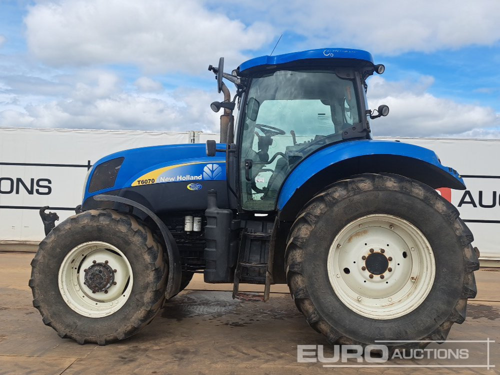 2011 New Holland T6070 - Trator: foto 2 2011 New Holland T6070 - Trator: foto 2