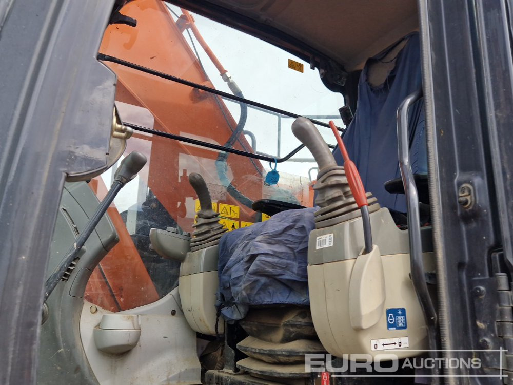Escavadora de rastos 2013 Hitachi ZX225USLC-5B: foto 39