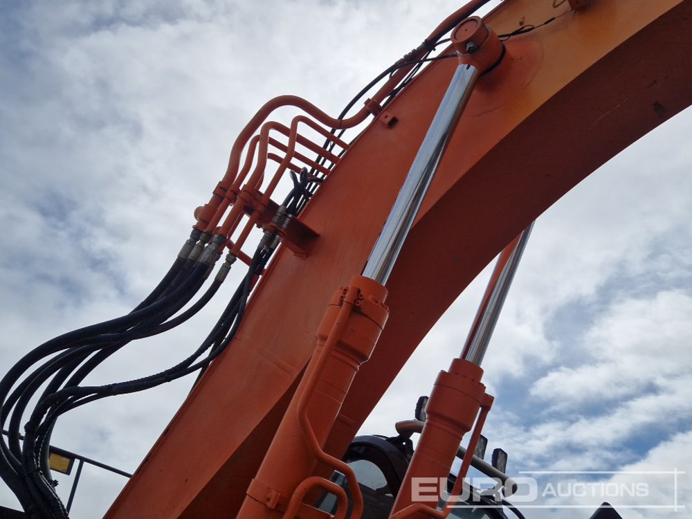 Escavadora de rastos 2013 Hitachi ZX225USLC-5B: foto 32