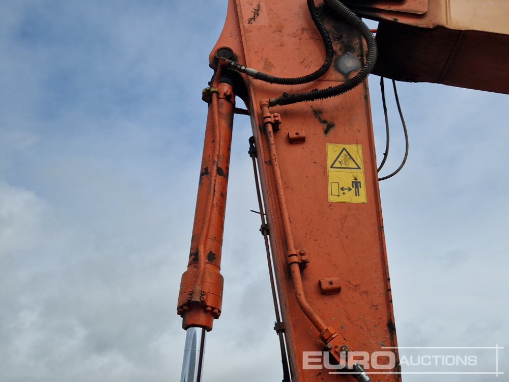 Escavadora de rastos 2013 Hitachi ZX225USLC-5B: foto 12