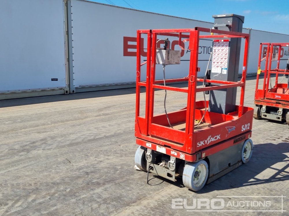 2014 SkyJack SJ12 - Plataforma aérea: foto 1 2014 SkyJack SJ12 - Plataforma aérea: foto 1