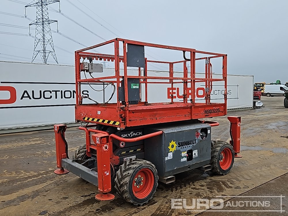 2014 SkyJack SJ6826RT - Plataforma aérea: foto 1 2014 SkyJack SJ6826RT - Plataforma aérea: foto 1