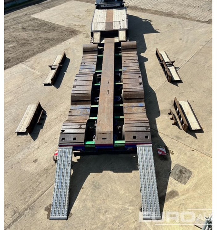 2015 Cheiftain Tri Axle Stepframe Extenable Low Loader Trailer, Neck Ramps, Wheel Wells, Aluminium Ramps - Semi-reboque baixa: foto 4 2015 Cheiftain Tri Axle Stepframe Extenable Low Loader Trailer, Neck Ramps, Wheel Wells, Aluminium Ramps - Semi-reboque baixa: foto 4