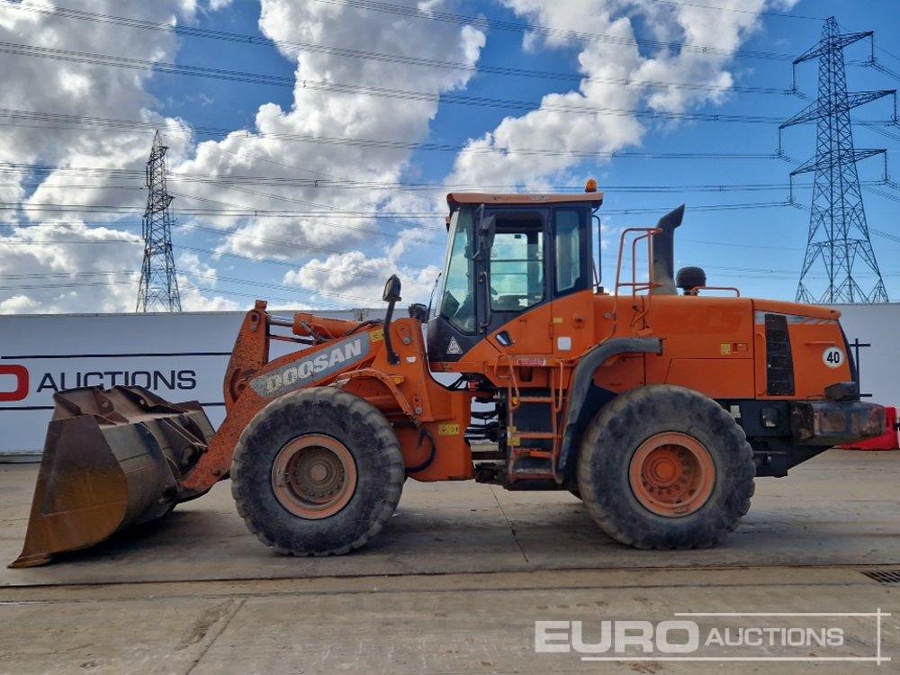 2015 Doosan DL300-3 - Pá carregadora de rodas: foto 2 2015 Doosan DL300-3 - Pá carregadora de rodas: foto 2