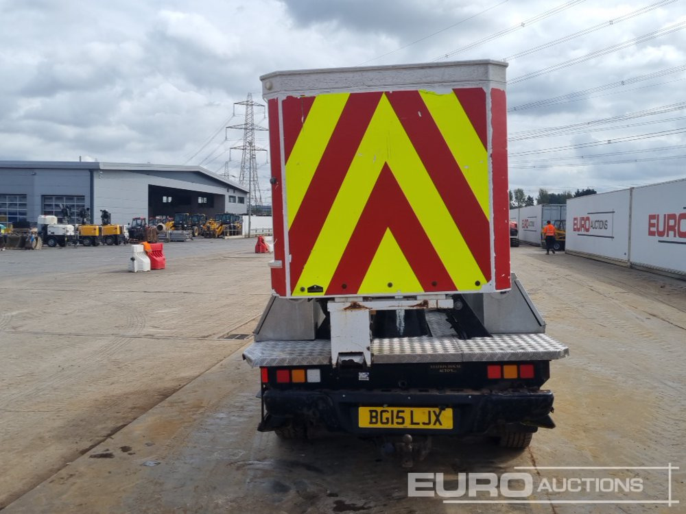 2015 Isuzu D-Max - Caminhão com plataforma aérea: foto 4 2015 Isuzu D-Max - Caminhão com plataforma aérea: foto 4