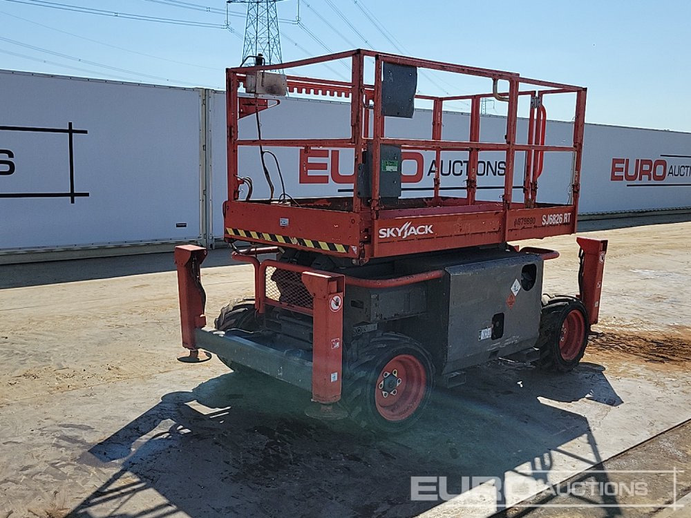 2015 SkyJack SJ6826RT - Plataforma aérea: foto 1 2015 SkyJack SJ6826RT - Plataforma aérea: foto 1